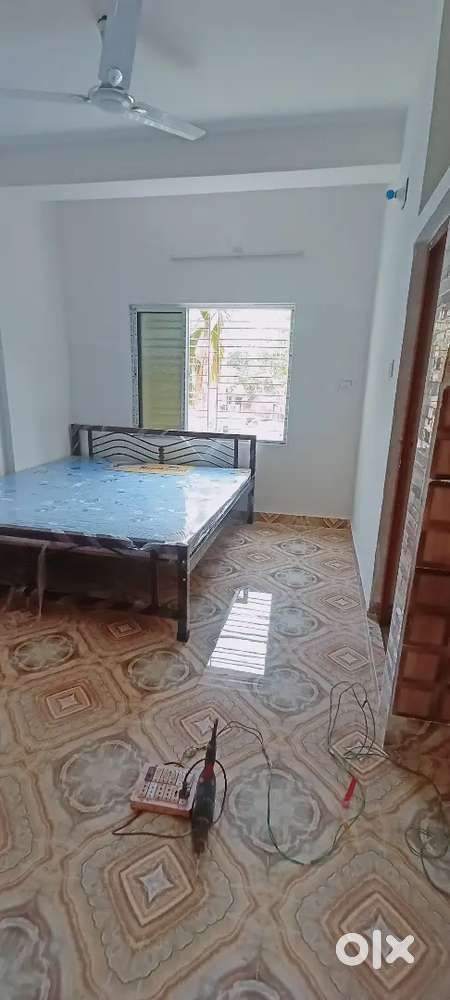 1RK jheel par toto stand near DLF1 Full Restriction free cuple allowed