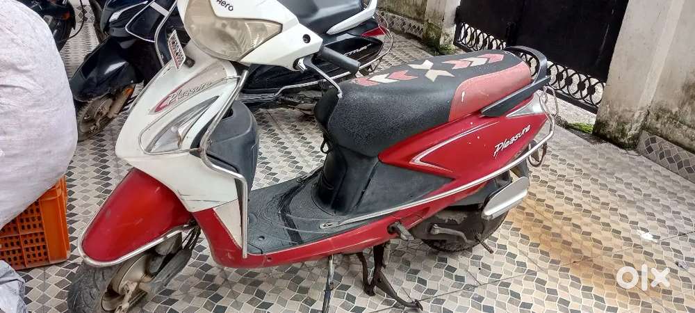 Hero honda pleasure