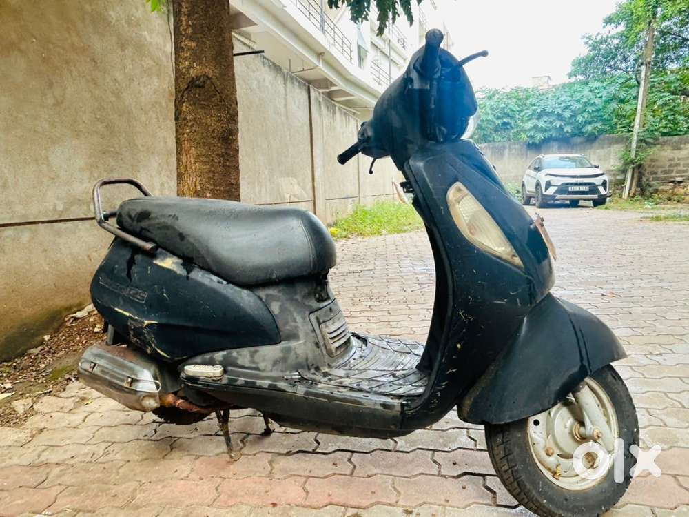 Black Suzuki 125