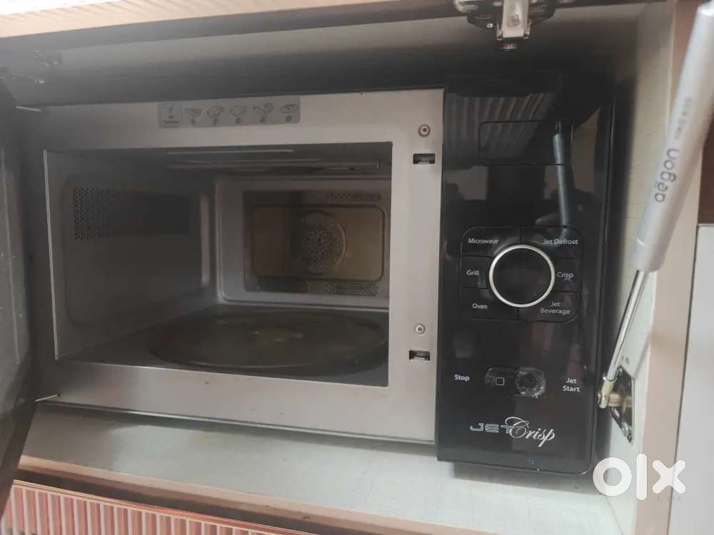 Whirpool 6th sense Crip and Bake Microwave