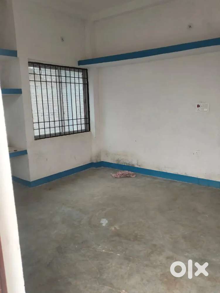 एक रूम का कमरा सिर्फ महिला छात्राओं के लिए उपलब्ध है।