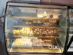 4 feat Selforest counter fridge good condition
