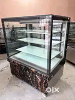 Cake fridge
