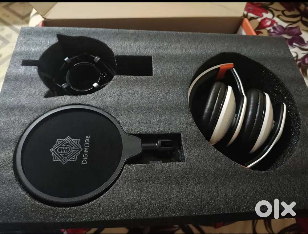 DIGIMORE Dual Condenser Microphone Kit for Singing with V8 Sound Card