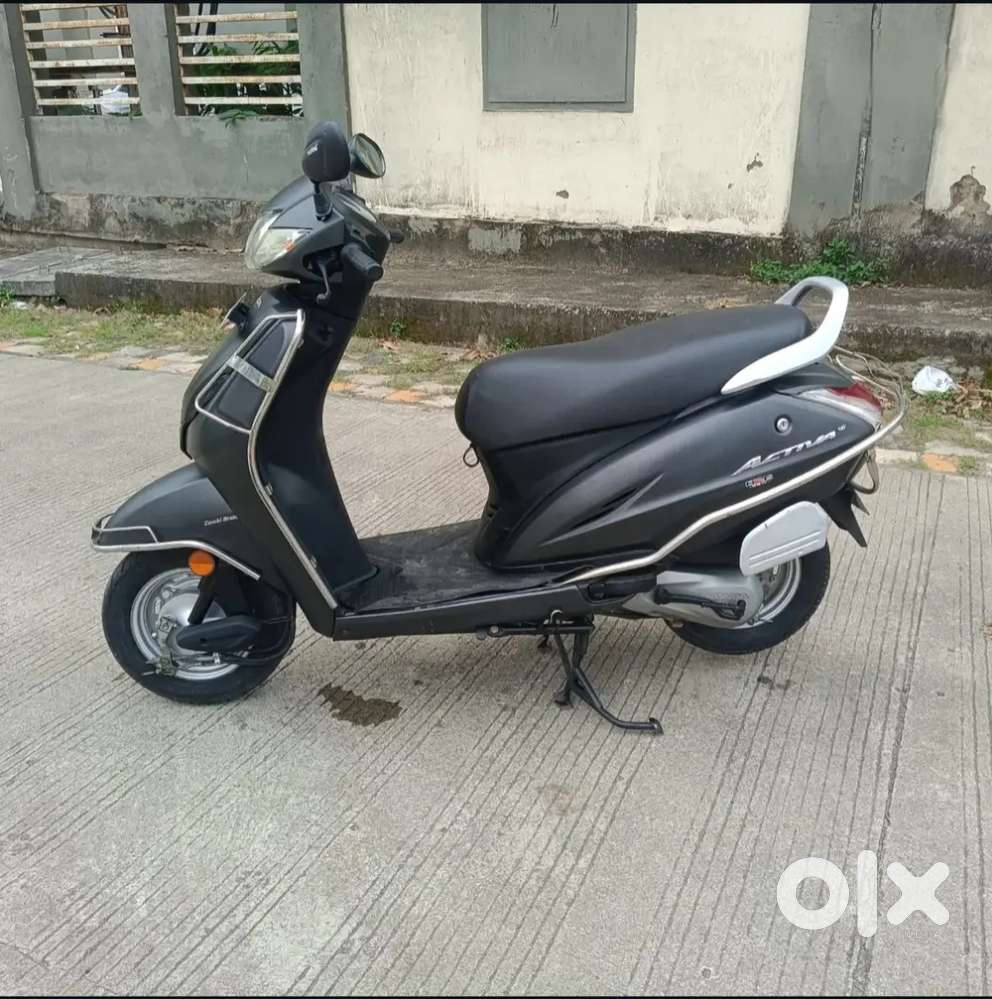 I will sell bike Honda Activa 4G model is 2017 very nice looking