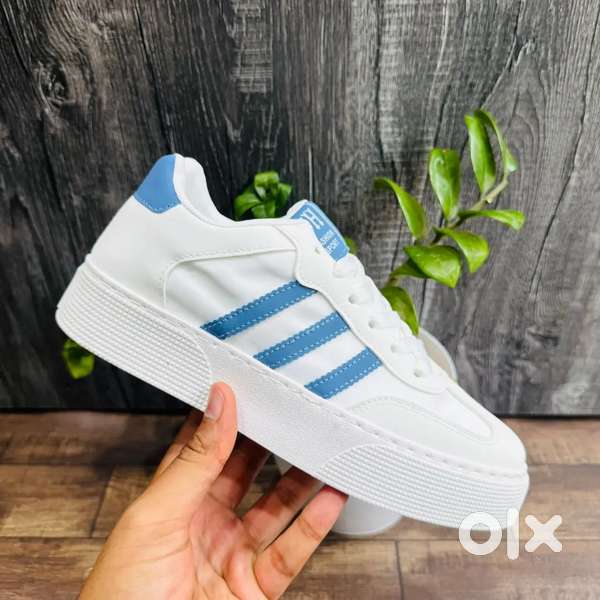 Men sneaker shoes