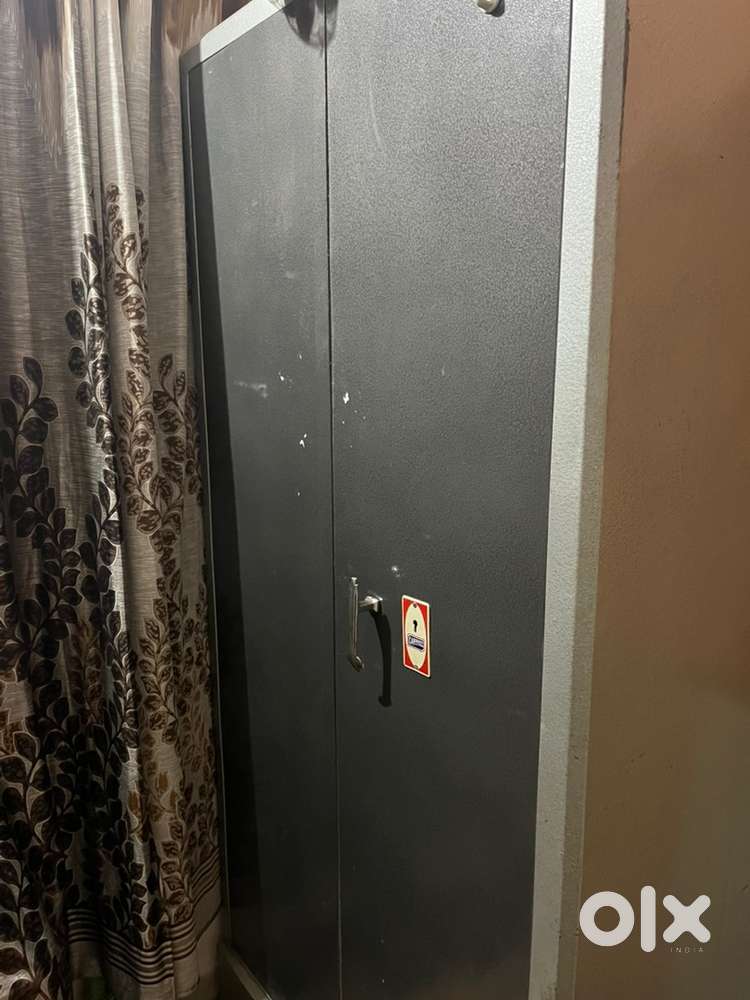 Iron Almirah, Iron wardrobe