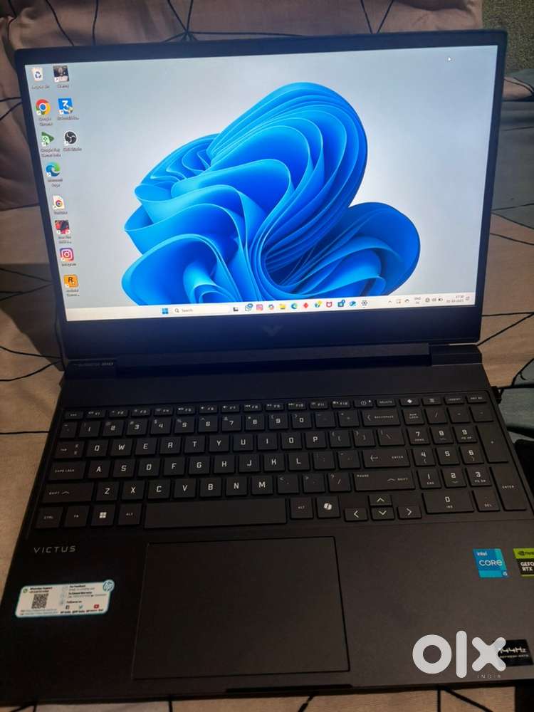 Hp Victus 1month old