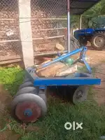 ಟ್ರ್ಯಾಕ್ಟರ್ ಬಡಲ್ಲಿ