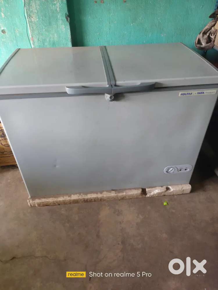 Voltage dfreezer 400lit