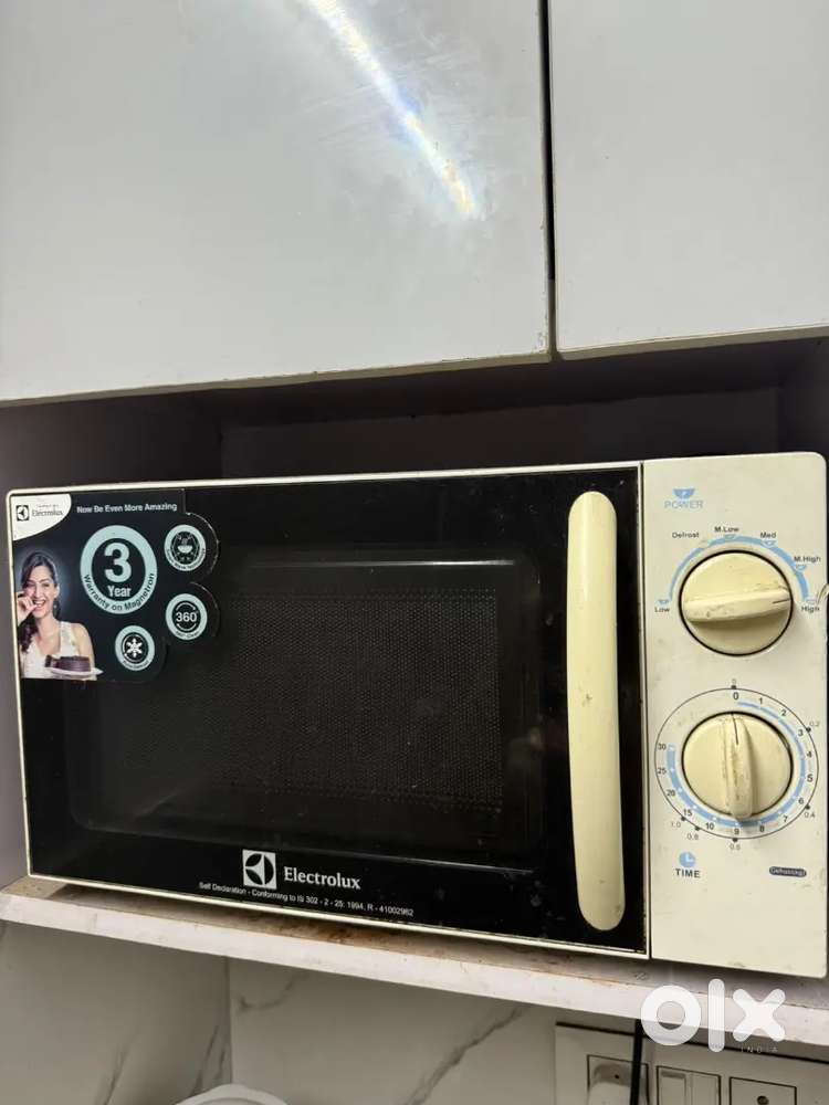 Microwave - White colour