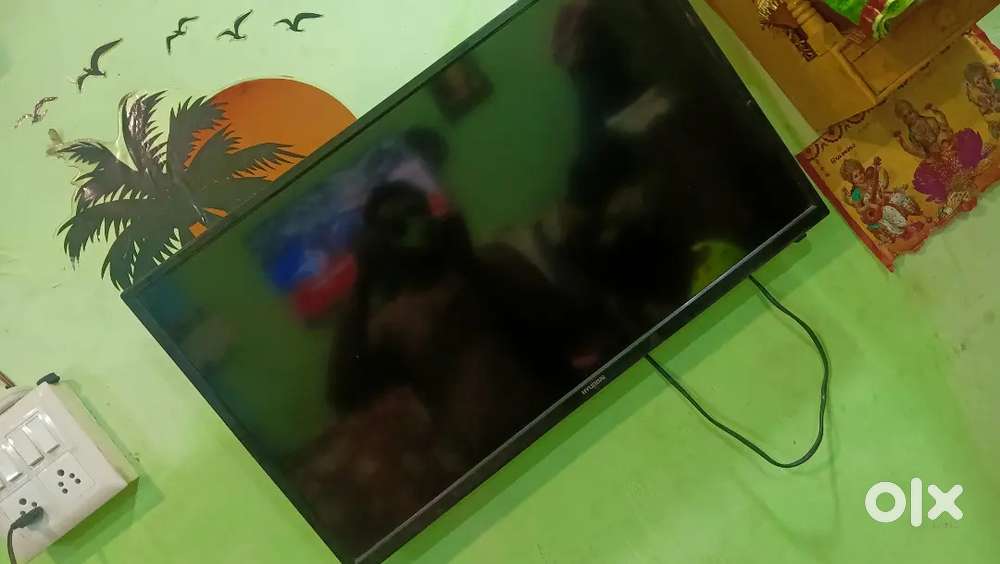 Hyundai,32, inches,led,tv,full condition,