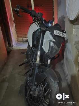 Dominar 400 white colour 2017 model with little bit modified and great power itsy favourite bike bec...