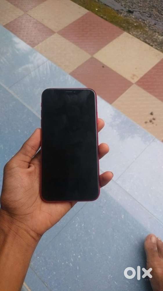 I phone Xr 64GB 75 BH