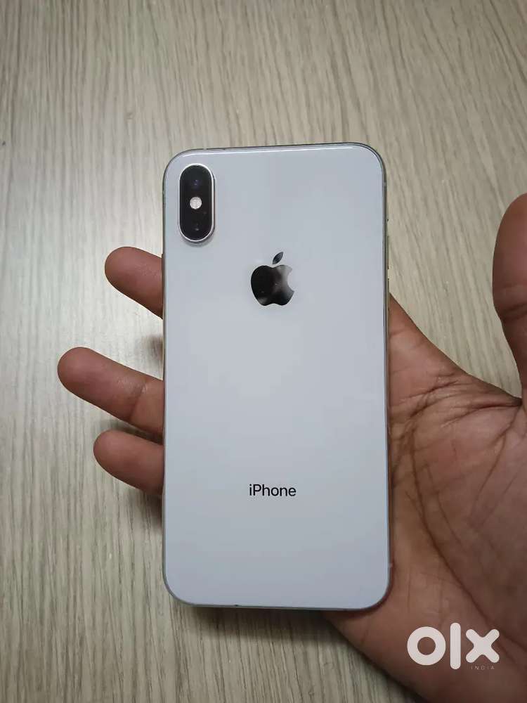 iPhone XS (256GB) mint condition mobile battery health is 75% no box