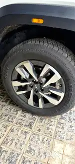 Thar ROXX Mocha 2025 19 inch tyres with alloy wheels