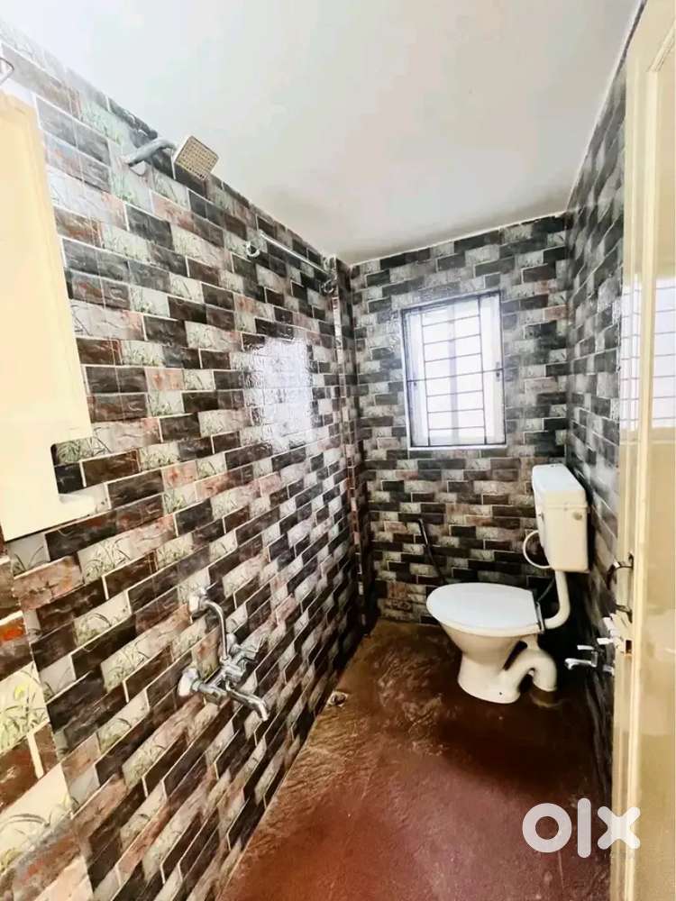 4000 to 5000 independent room