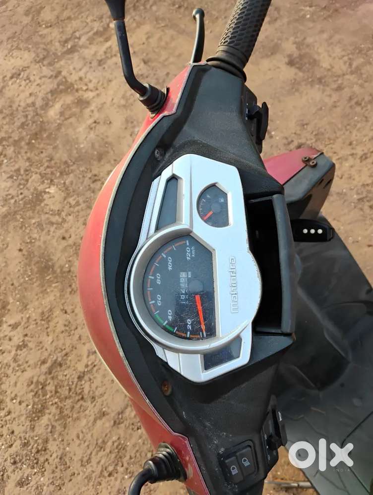 Mahindra gusto 2016 model