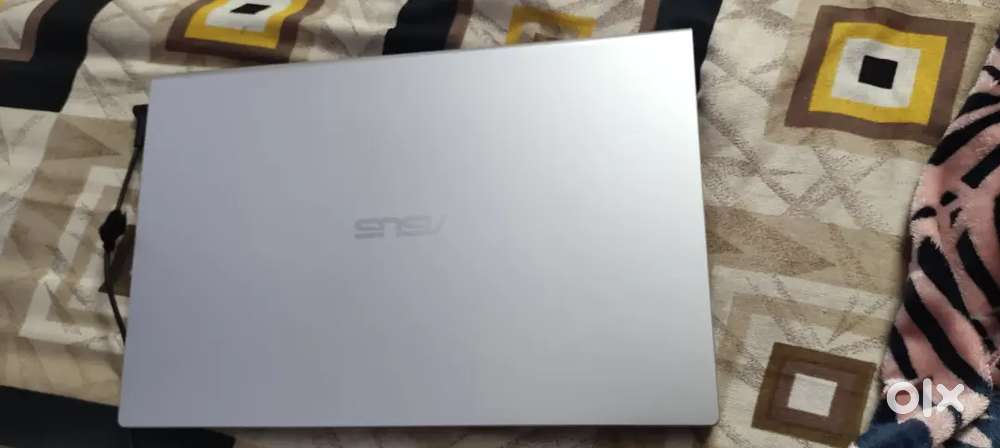 Asus core i5 11th generation 8+32gb/512 ssd with Intel iris graphic