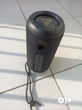Two years old Boat stone 850(not working)speaker is availabe for sale.