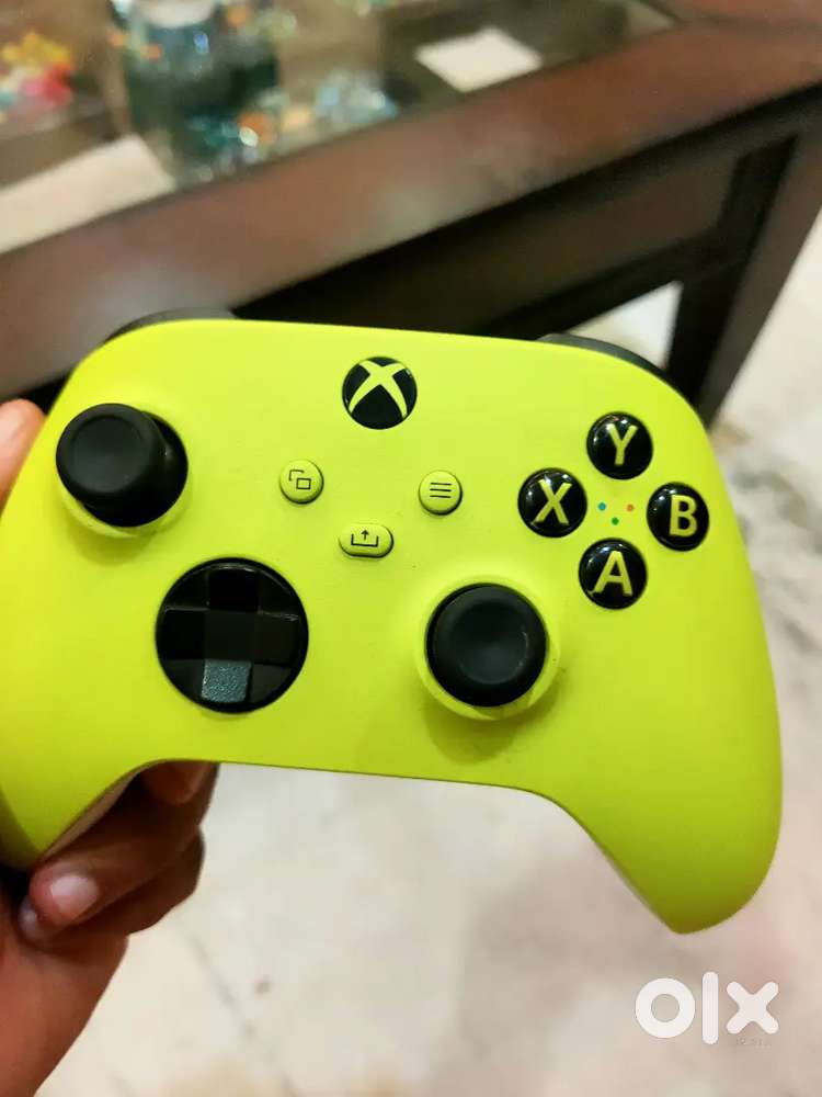 Xbox series x limited edition electric volt controller