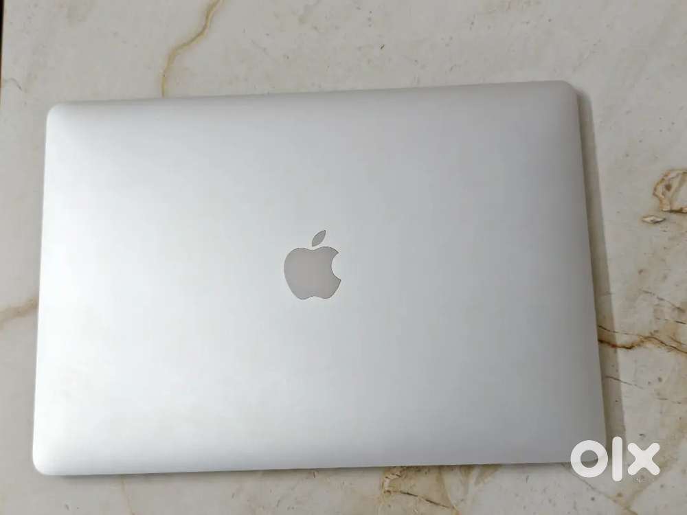 MacBook Air M1 - Premium condition - 96% battery health