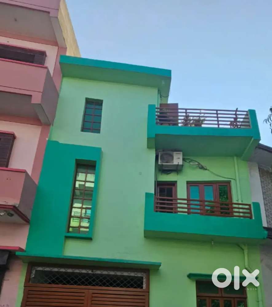 सेमी-कमर्शियल दो मंजिला मकान बिकाऊ है हल्द्वानी में