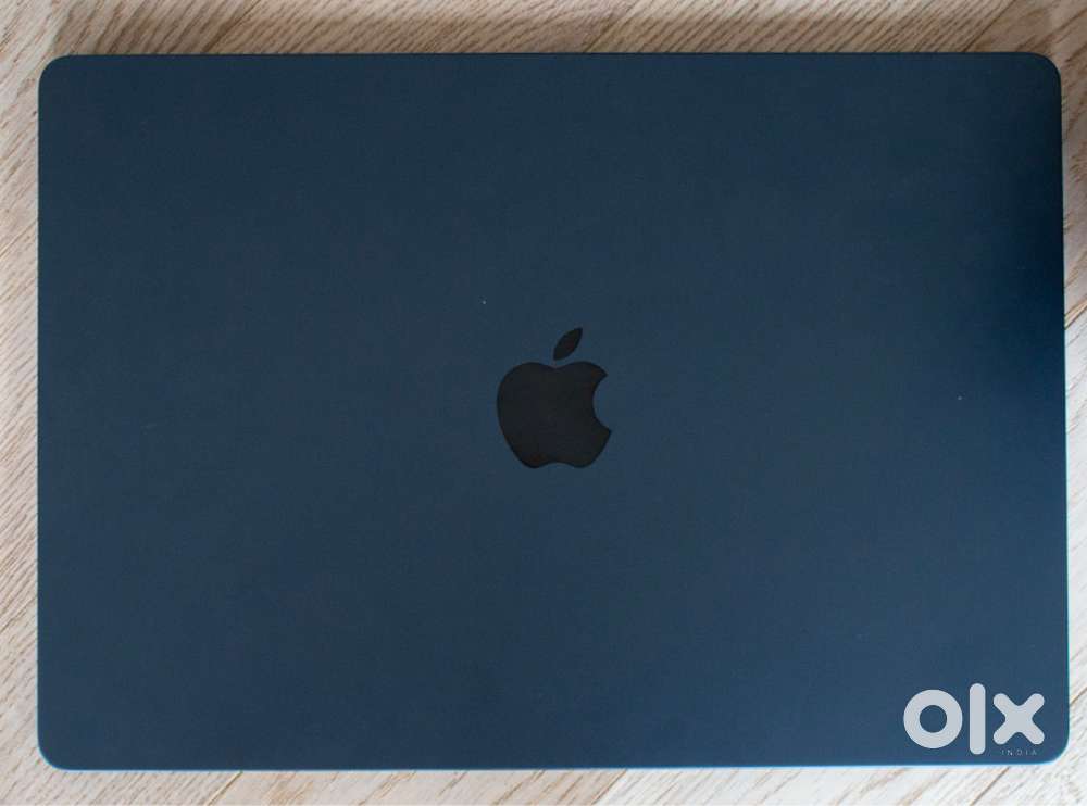 Apple MacBook Air M2 – Pristine Condition