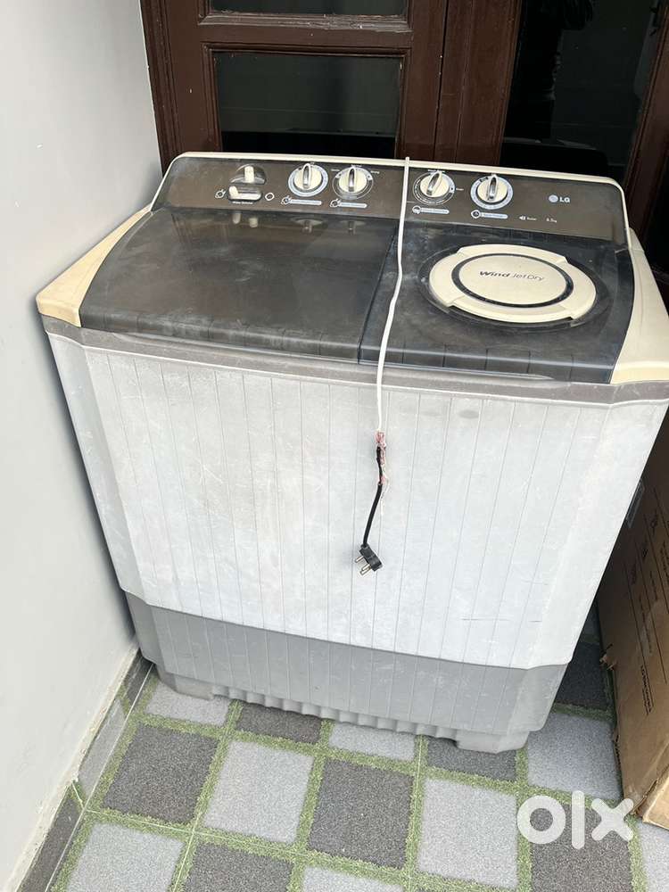 LG 8.5 Kg Semi-automatic washing machine