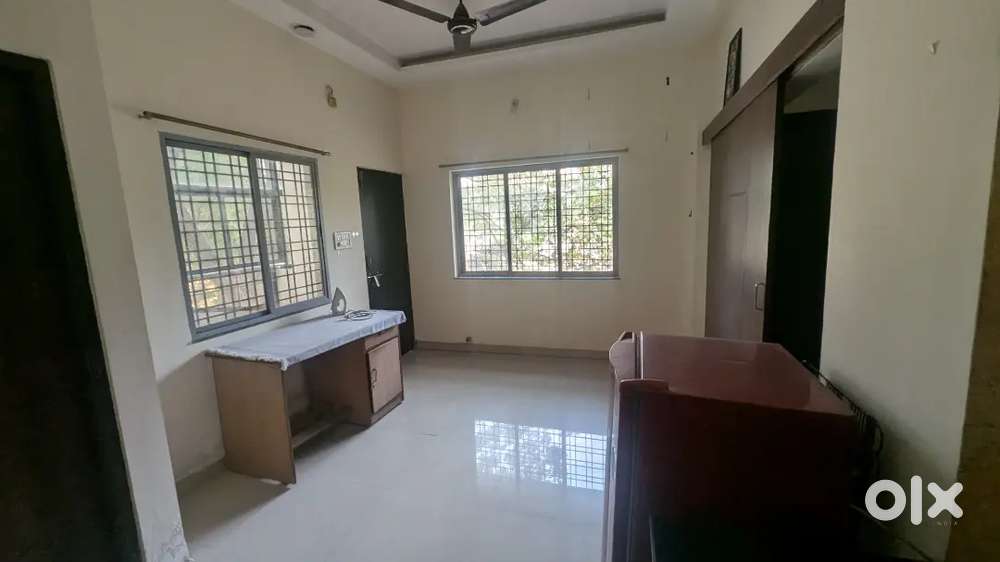 Beautiful Trimurti nagar rooms park facing