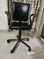 5 yr old revolving extendable office chair