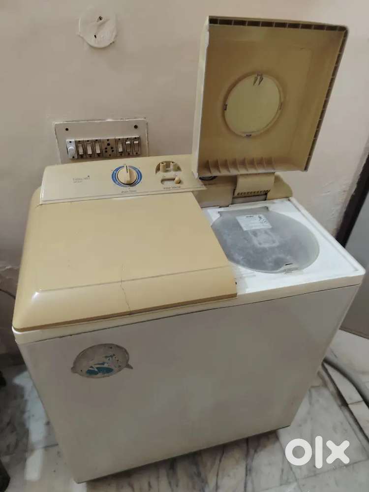 LG semi automatic washing machine