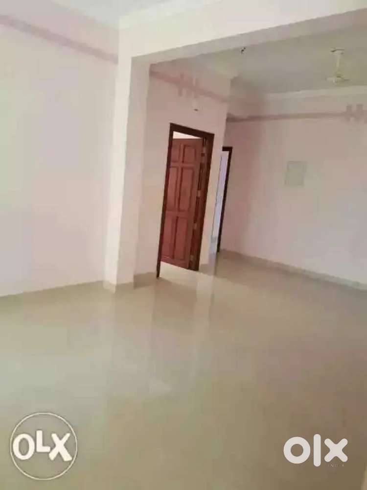 Vazhuthacaud Jagati Area..2Bhk Apartment..Employee Family Only..