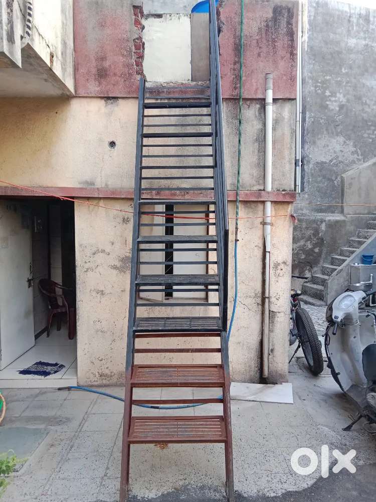 Lokhand ni sidi (iron stairs)