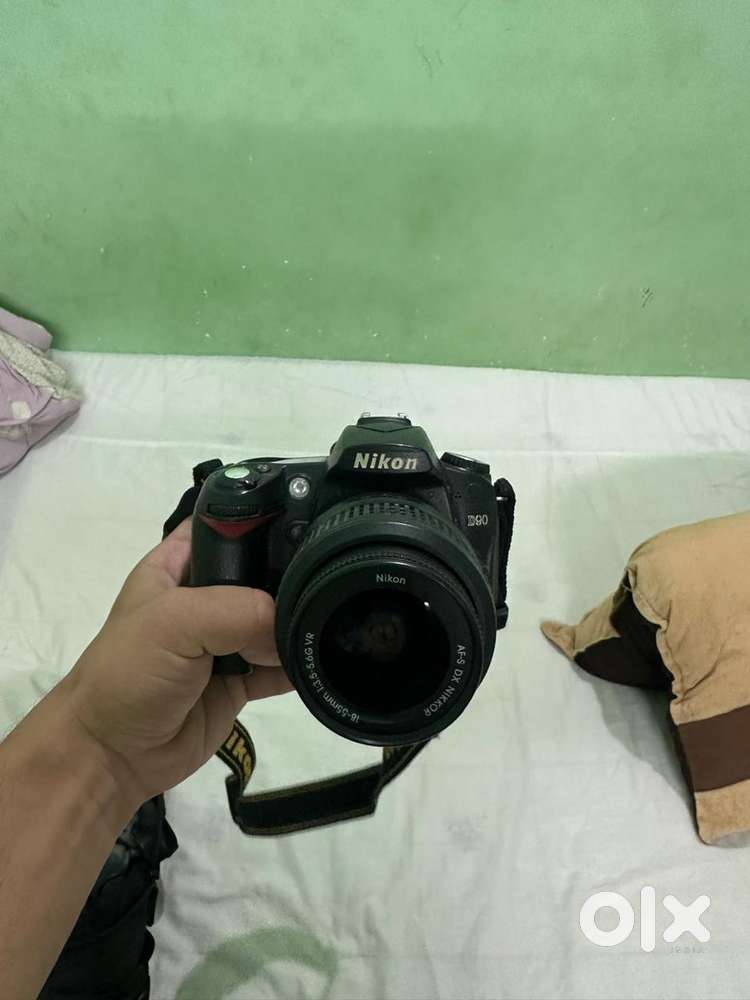 Nikon D90 (Urgent sell)