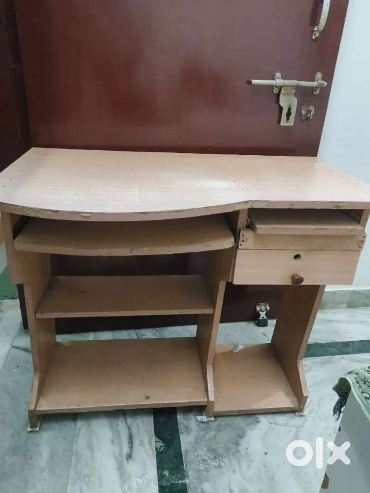 Computer Table / Study Desk – Good Condition  Affordable Price