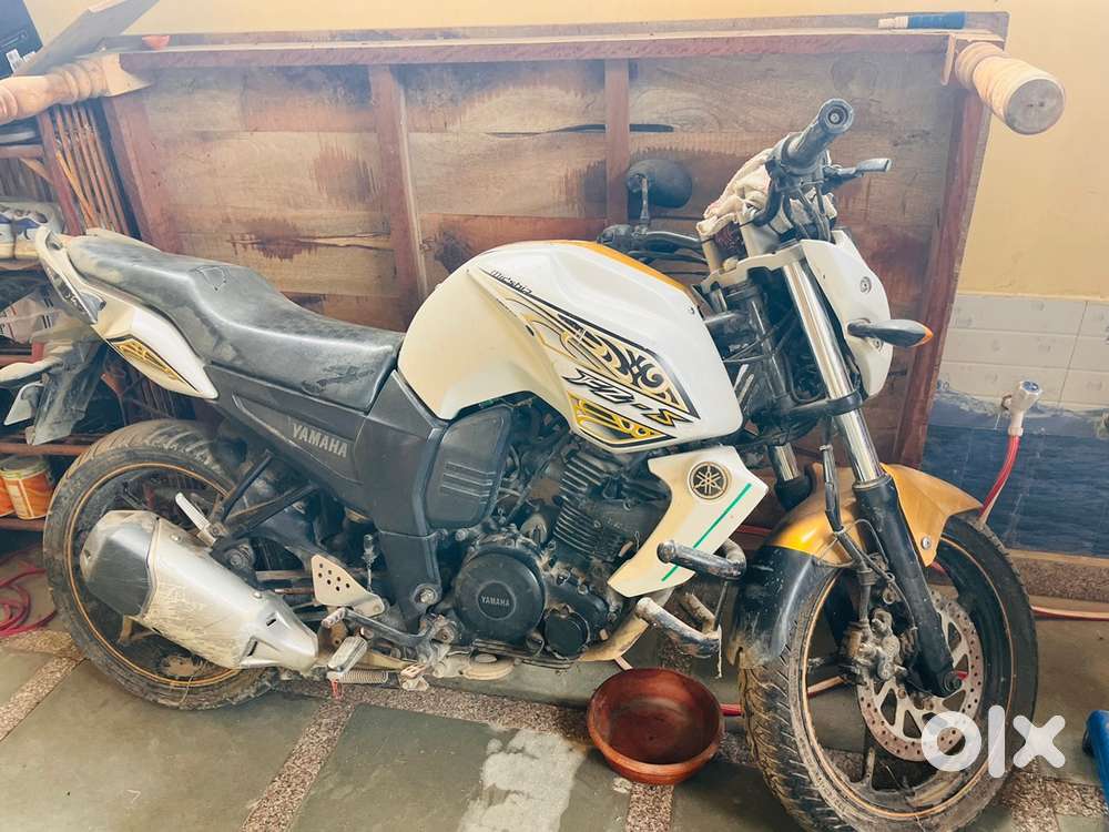 Yamaha FZ s white gold for selling