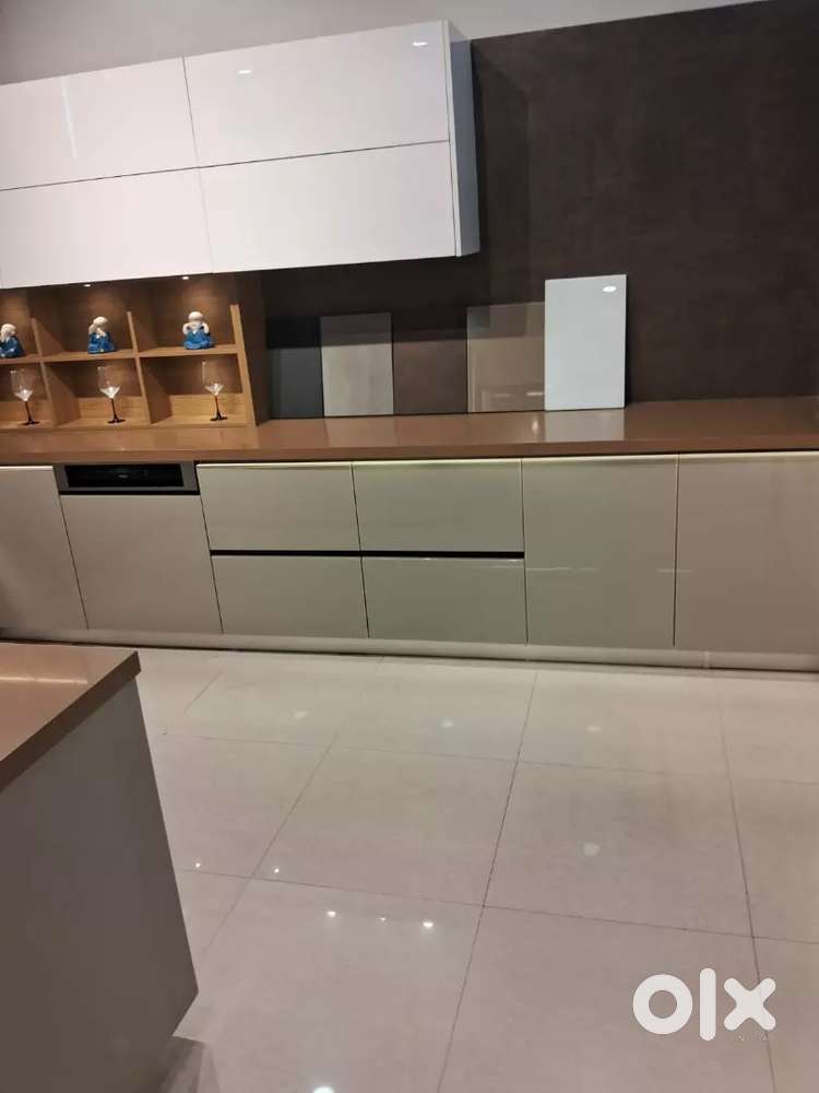 Park face independent 2bhk house for rent in sec 8 with complete wood