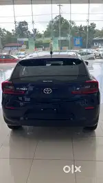 Showroom vehicle nippon toyota
