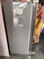 Refrigerator and deep frizer