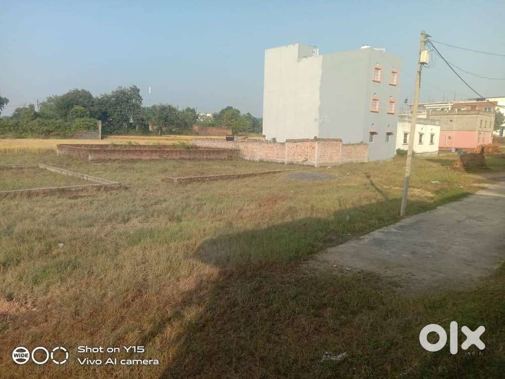 4.75 decimal  2069 sq ft  9 lakhs per decimal