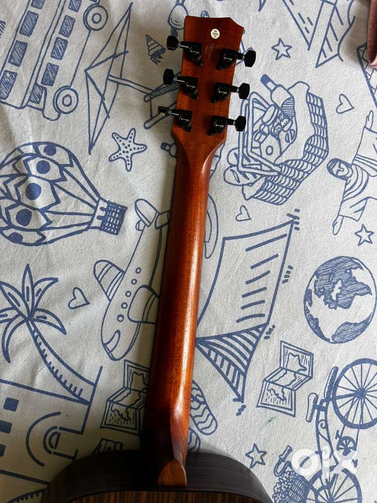 Enya EMX1 transaccoustic Guitar