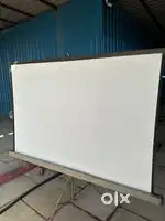Sony Original Projector with projector screen