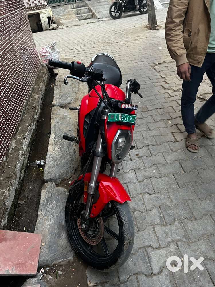 Bike jaise h apke samne h urjent sale