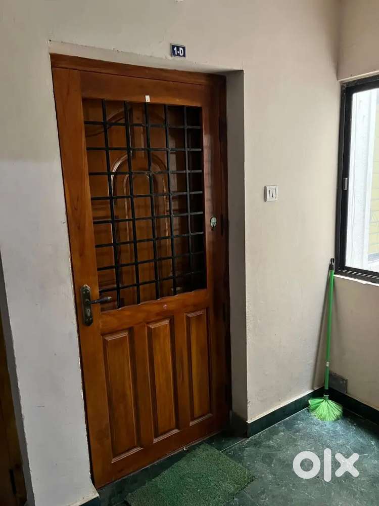 2bhk for rent on first floor with lift facilities