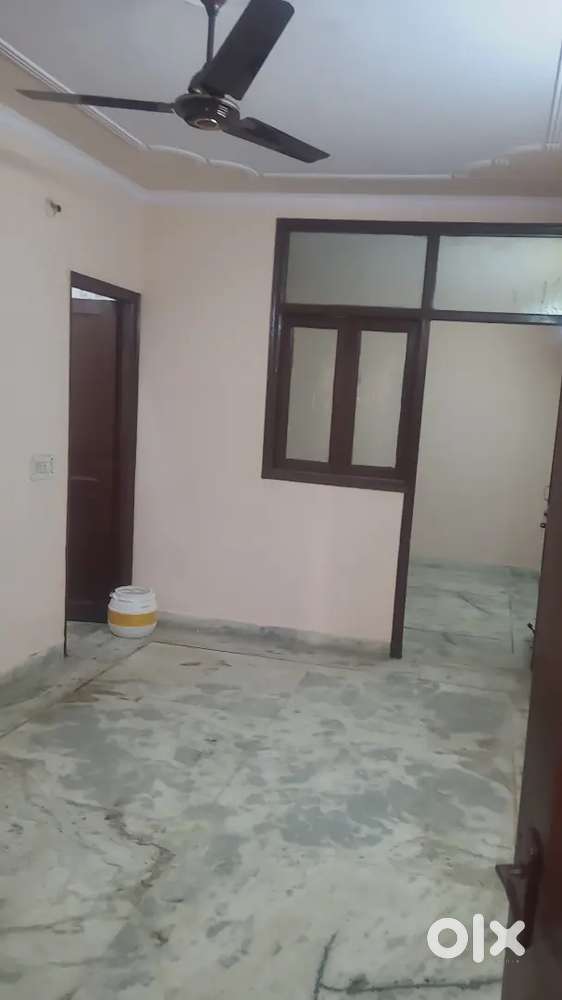 2 bhk flat govindpuri