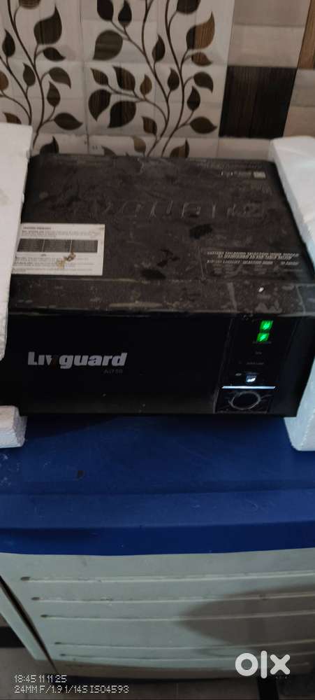 Inverter ups with battery