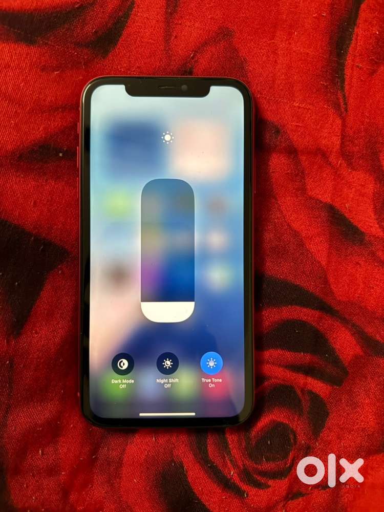 iPhone 11 128GB Red with Bill and original 20W fast charger. BH-86%