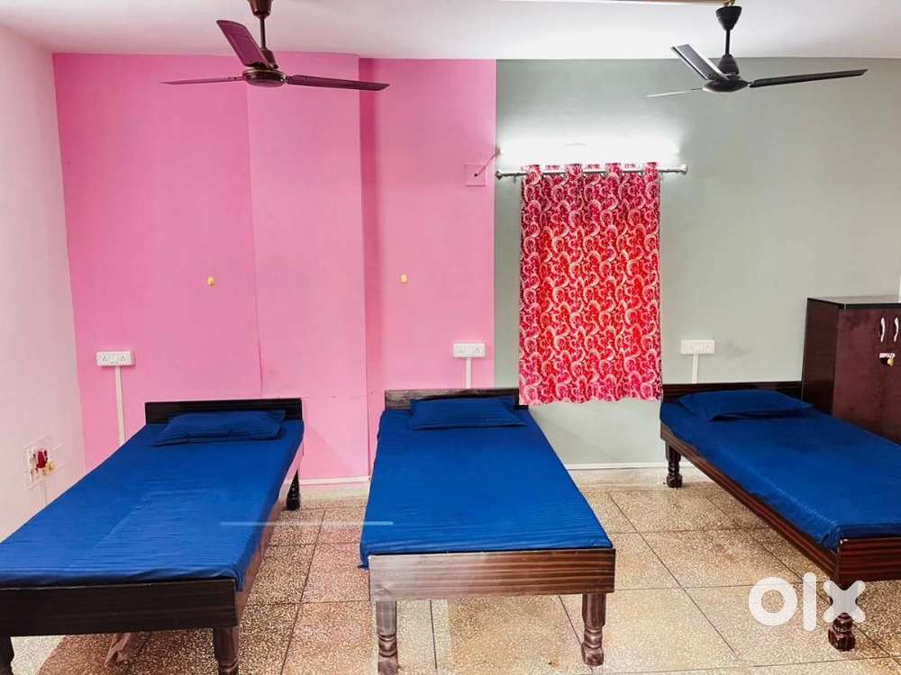 girls pg available in op road new renovated fully furnished