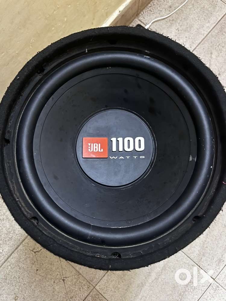 JBL 1100 watt subwoofer with high bass enough for shake your car